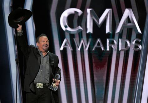 Garth Brooks’ Youngest Daughter Now Has A Top 40 Country Hit Of Her Own ...