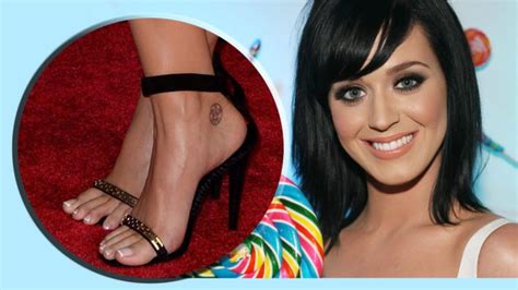 15 Famous Celebrities With The Most Beautiful Feet