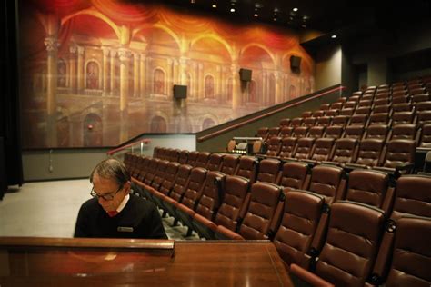 At 70, organist marks 20 years at the Chase cinema in St. Louis | Metro ...