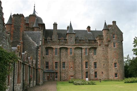 Thirlestane Castle | Castle in Lauder, Berwickshire | Stravaiging ...