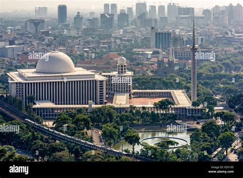 Istiqlal Mosque, or Masjid Istiqlal, (Independence Mosque) in Jakarta ...