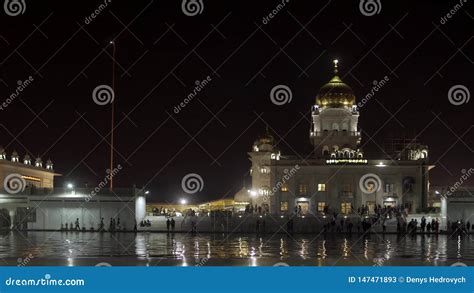 Gurudwara Bangla Sahib in the Night Stock Video - Video of night, gold: 147471893