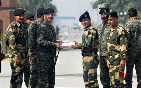 Attari (Punjab): India Pak soldiers exchange sweets on Diwali - Social ...