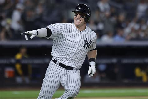 Bader has 2 go-ahead singles, 3 RBIs in Yankees debut | AP News