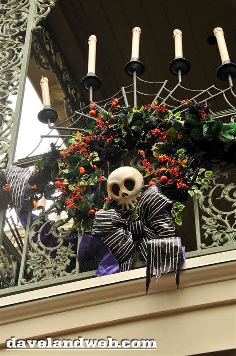 DIY Nightmare Before Christmas Halloween Props: DIY Haunted Mansion ...