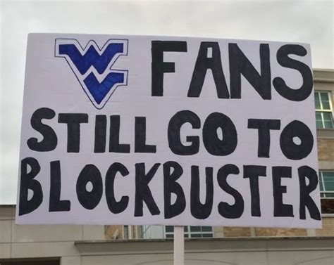 College GameDay Signs (33 pics)