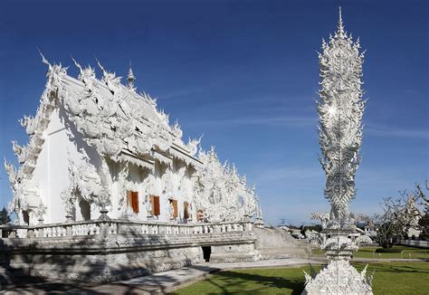 Wat Rong Khun Buddhist Temple, Thailand by Zubi Travel