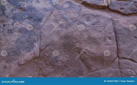 Ancient Rock Art in Sahara Desert Stock Photo - Image of markings ...