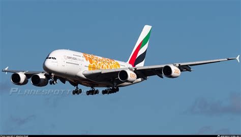 A6-EOV Emirates Airbus A380-861 Photo by Sebastian Kissel | ID 1257444 | Planespotters.net