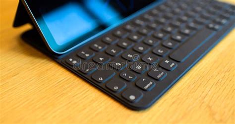 Apple IPad Pro Smart Keyboard Editorial Image - Image of devices ...