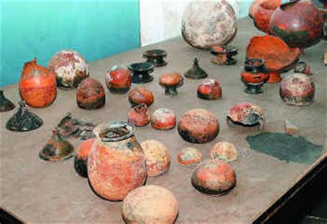 Ancient African Writing Systems and Knowledge: Red and Black Pottery India and Africa