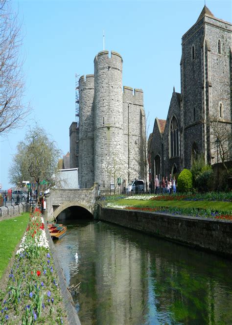 Canterbury Castle | castle-finders.co.uk