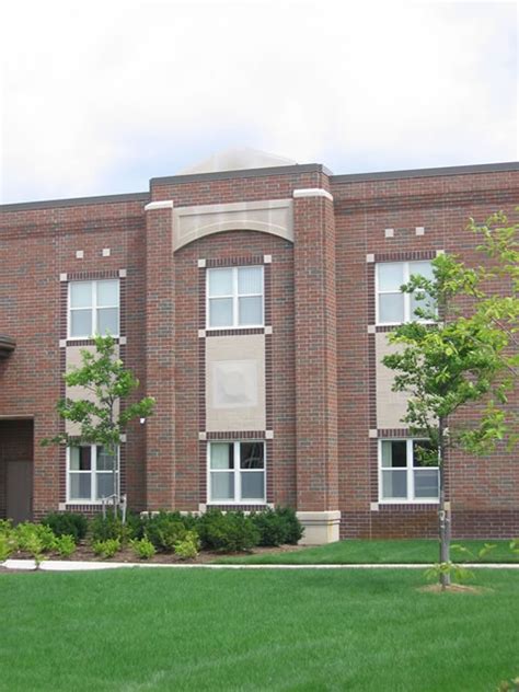 Hartland High School - Hartland, Michigan : Superior Precast Products