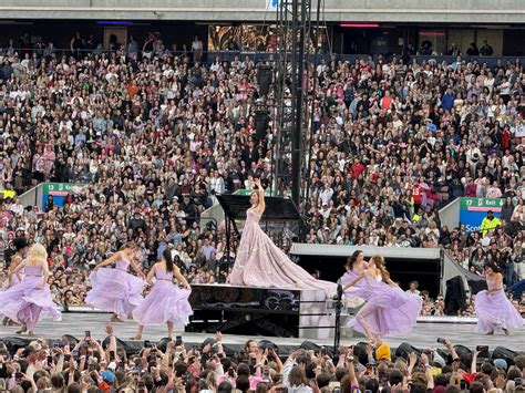 Taylor Swift ♡ The Eras Tour | Edinburgh, Scotland: Murrayfield Stadium Night 1 | June 7, 2024 ...