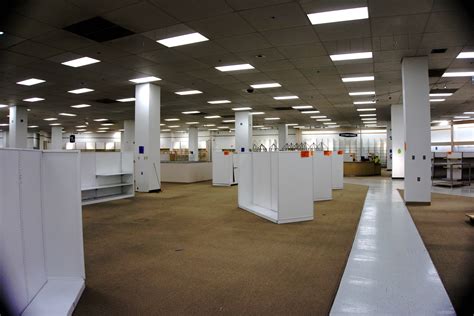 Last call: This empty Sears is like a retail ghost town (PHOTOS) | Venture