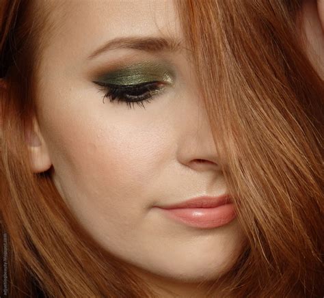 Forest green eye makeup | Makeup for green eyes, Green eyes, Eye makeup