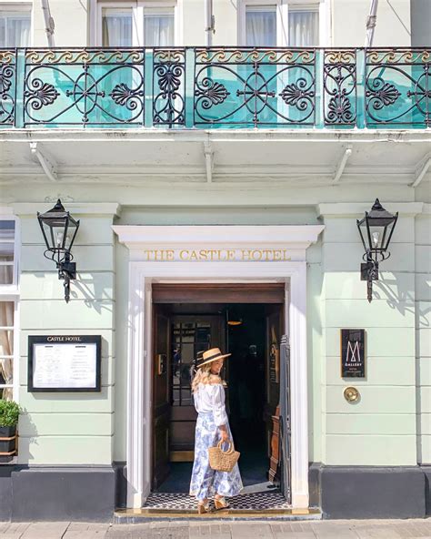 A Historic Stay At The Castle Hotel, Windsor – CAMILLA MOUNT