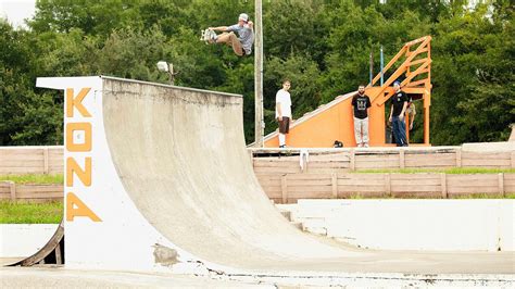 China builds world's largest skatepark in Guangzhou | Skate park, Lake forest, Building