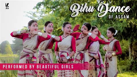 Bihu Dance of Assam Performed by Beautiful Girls || Assamese Bihu Song ...