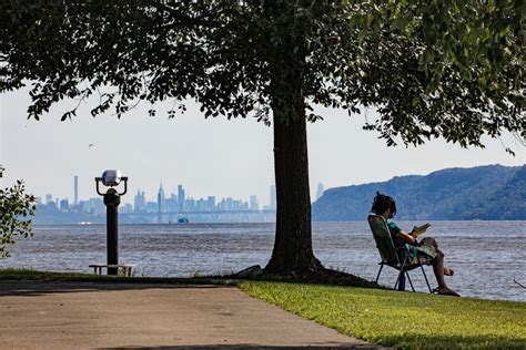 Irvington, N.Y.: A Walkable Village With Striking Manhattan Views - The New York Times