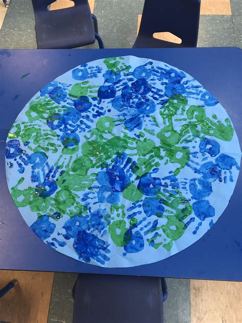 Earth day classroom Earth! #classroomearth #handprint #earth #preschool #earthday #craft | Earth ...