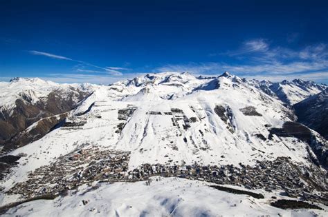 Les Deux Alpes ski resort - France ski packages - Top Snow Travel