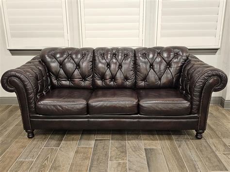 Brown Leather Chesterfield Sofa | Live and Online Auctions on HiBid.com