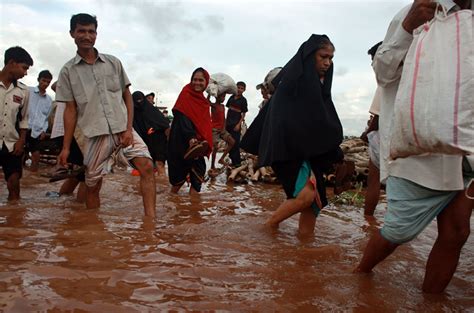 Deadly storms flood Bangladesh | Environment News | Al Jazeera