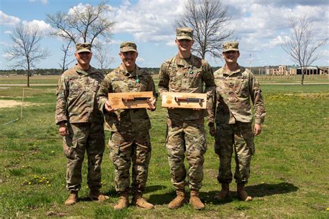 Minnesota Guard Soldier, NCO are regional Best Warriors > National ...