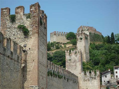 Soave Map and Travel Guide | Wandering Italy