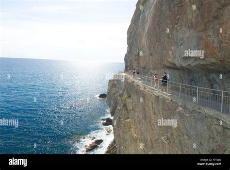 Via Dell Amore trail Riomaggiore Cinque Terre Italy Stock Photo - Alamy