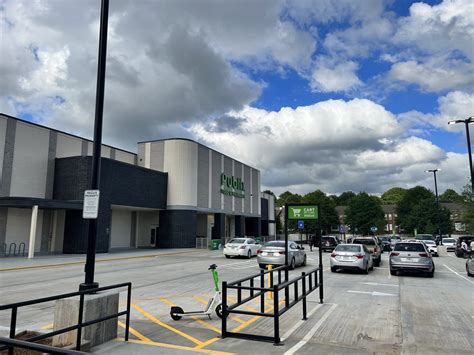 PUBLIX SUPER MARKET AT SUMMERHILL - Updated July 2024 - 11 Photos & 13 Reviews - 572 Hank Aaron ...