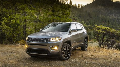 2017 Jeep Compass launched in LA, new small SUV for growing Jeep lineup