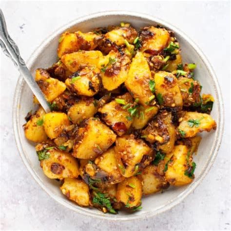 Dry Aloo Sabzi (Aloo Ki Sukhi Sabzi) | Indian Ambrosia