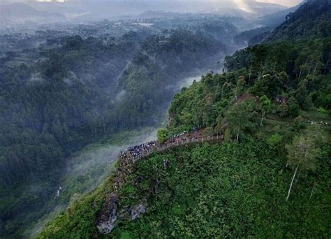 Tebing Keraton, Puncak Ketinggian yang Jadi Tempat Wisata di Bandung - Risaupedia