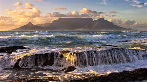 Amazing view of Table mountain overlooking Cape Town in South Africa | Ciudad del cabo, Ciudades ...