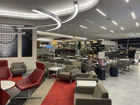 The American Airlines Flagship Lounge at JFK is so close to being ...