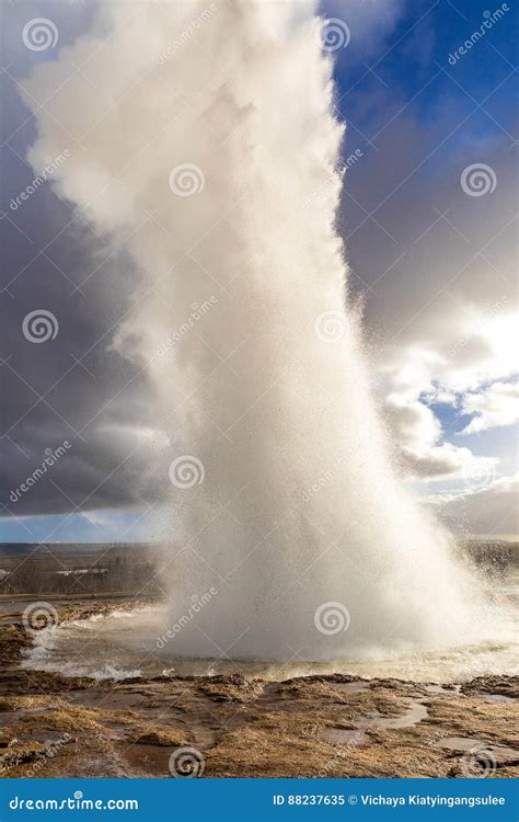 Iceland strokkur geysir stock image. Image of erupt, iceland - 88237635