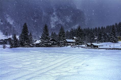 File:Winter wonderland Austria mountain landscape (8290712092).jpg - Wikimedia Commons