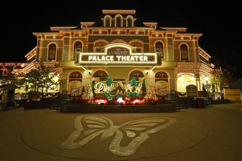 Dollywood - The Complete Guide to Dolly Parton's Park