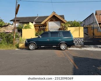 Malang Indonesia June 2023 Toyota Kijang Stock Photo 2312098369 | Shutterstock