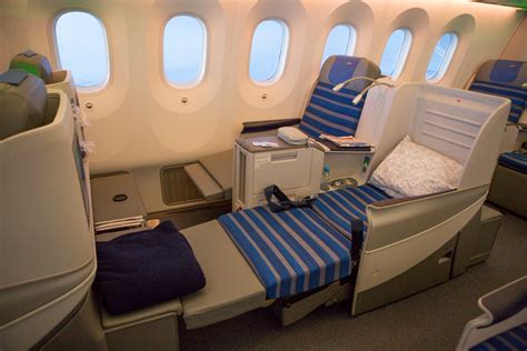 In-Flight Review: LOT Polish 787 Elite Club (Business) - AirlineReporter : AirlineReporter