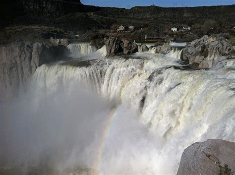 How to Watch the Live Video Feed of the Shoshone Falls