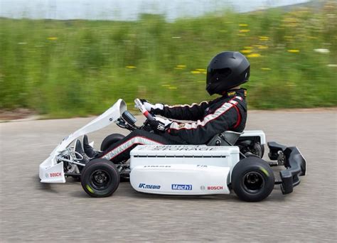 El kart eléctrico de Bosch capaz de trazar las curvas a 130 km/h