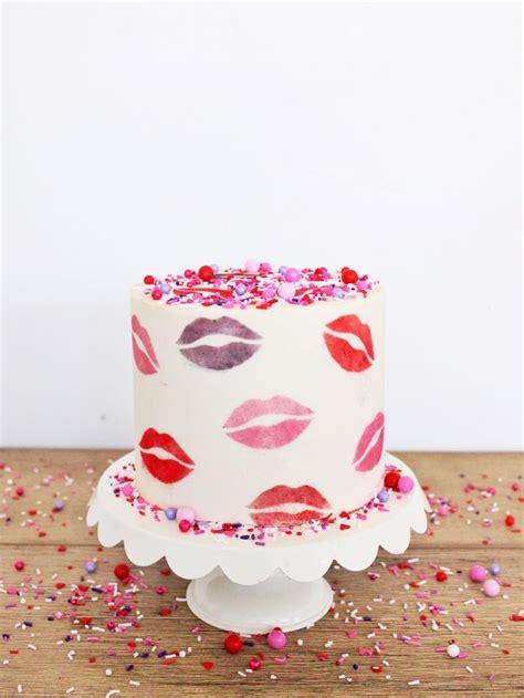 Cake by Courtney: 7 Cute and Easy Valentine's Cake Ideas | Valentines day cakes, Creative cake ...