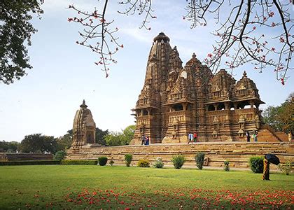 Vishwanath Temple, Khajuraho, India: History, Timings, Entry Fee