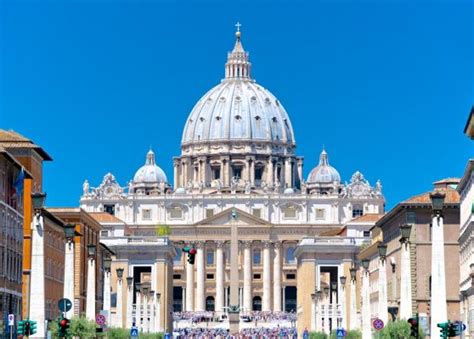 St. Peter's Basilica in the Vatican | History, description, useful information