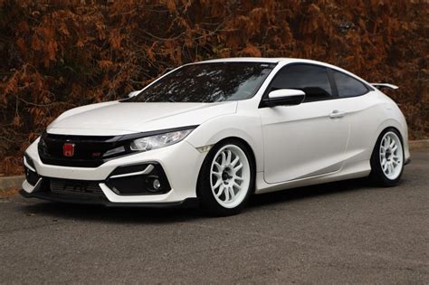 No Reserve: Modified 2018 Honda Civic Si Coupe 6-Speed for sale on BaT ...