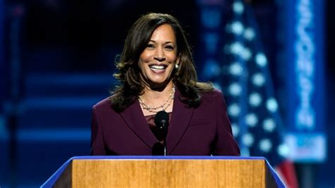 Kamala Harris's Pearl Necklace From Her 2020 DNC Speech