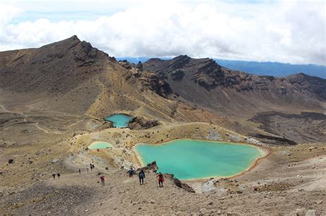 New Zealand's Best Day Hike: Tongariro Crossing Hiking Guide – Bearfoot ...